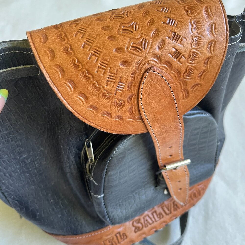 3/$30 🌟 Vintage El Salvador Leather Backpack - Picture 5 of 11
